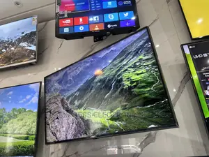 Experience Clear Vivid Colors UHD Smart Samsung 65”Cu7172