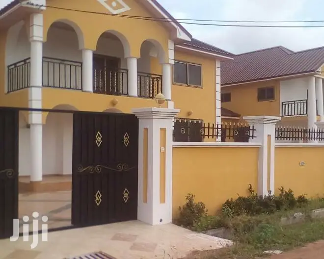 5bdrm House in Bronko Housing, Accra Metropolitan for sale