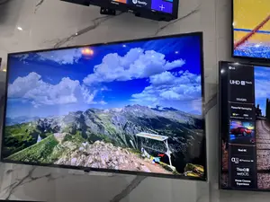 550au9000 UHD Smart Samsung Experience Clear View Tv 