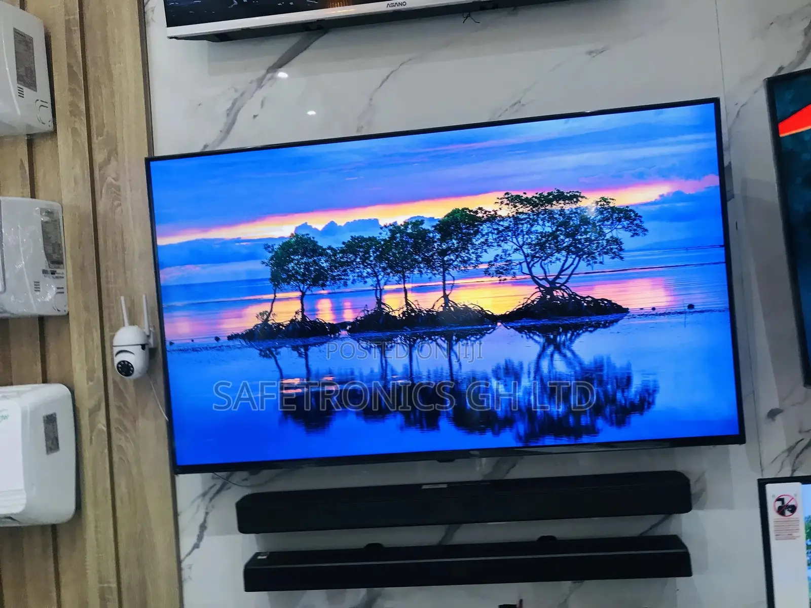 60 Inches Glossy UHD Crystal AU71 Samsung Smart Tv