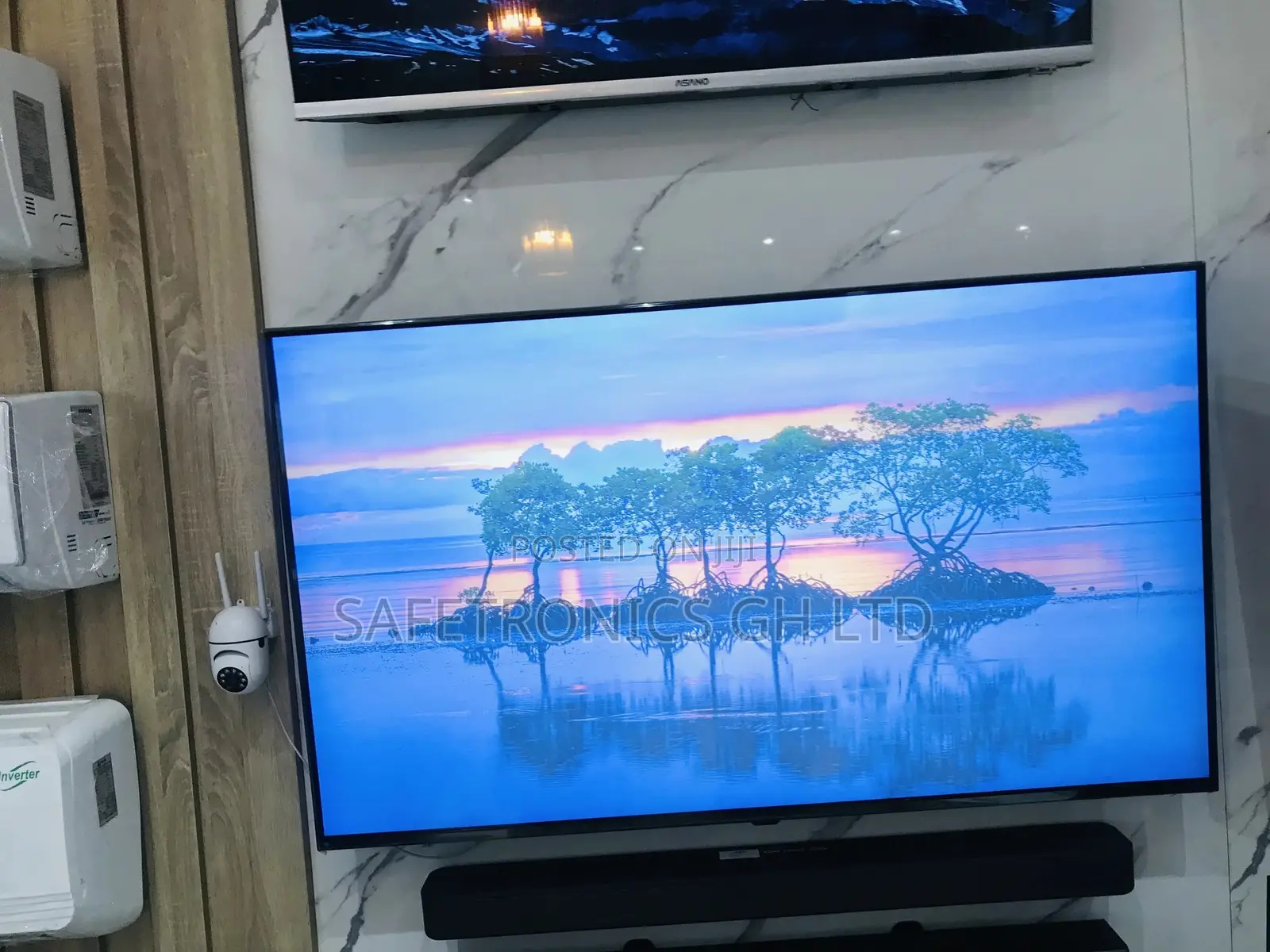 60 Inches Glossy UHD Crystal AU71 Samsung Smart Tv
