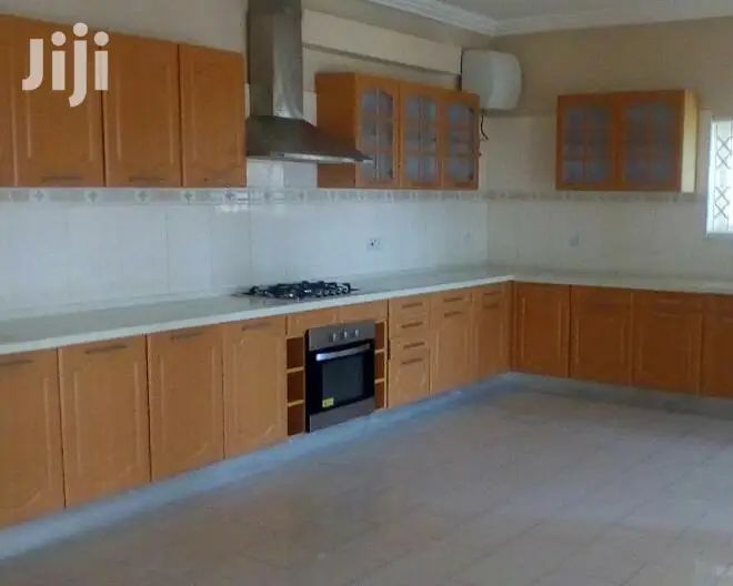 4bdrm House in Bronko Housing, Accra Metropolitan for Rent