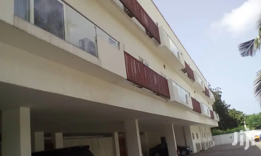 2bdrm Apartment in Bronko Housing, Cantonments for rent
