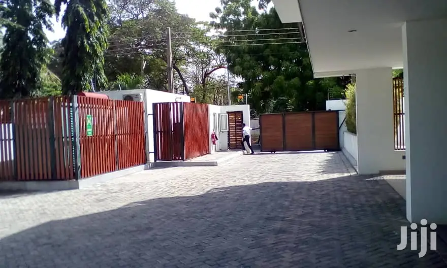 2bdrm Apartment in Bronko Housing, Cantonments for rent