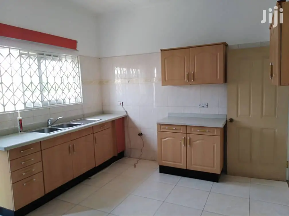 3bdrm House in Bronko Housing, Accra Metropolitan for Rent