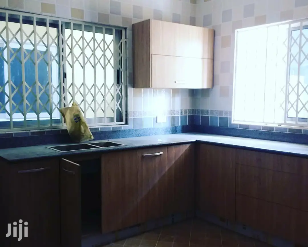4bdrm House in Bronko Housing, East Legon for rent