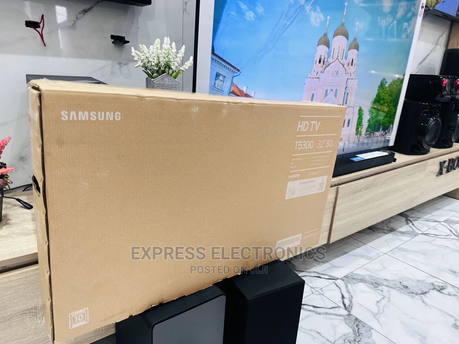 Glossy Black Slim FHD Smart 32”TU5300 Samsung