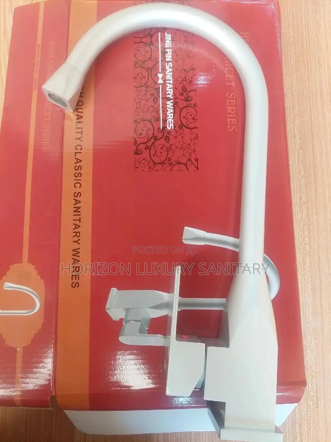 Aluminium Kitchen Sink Faucet Hot and Cold Water Mixer