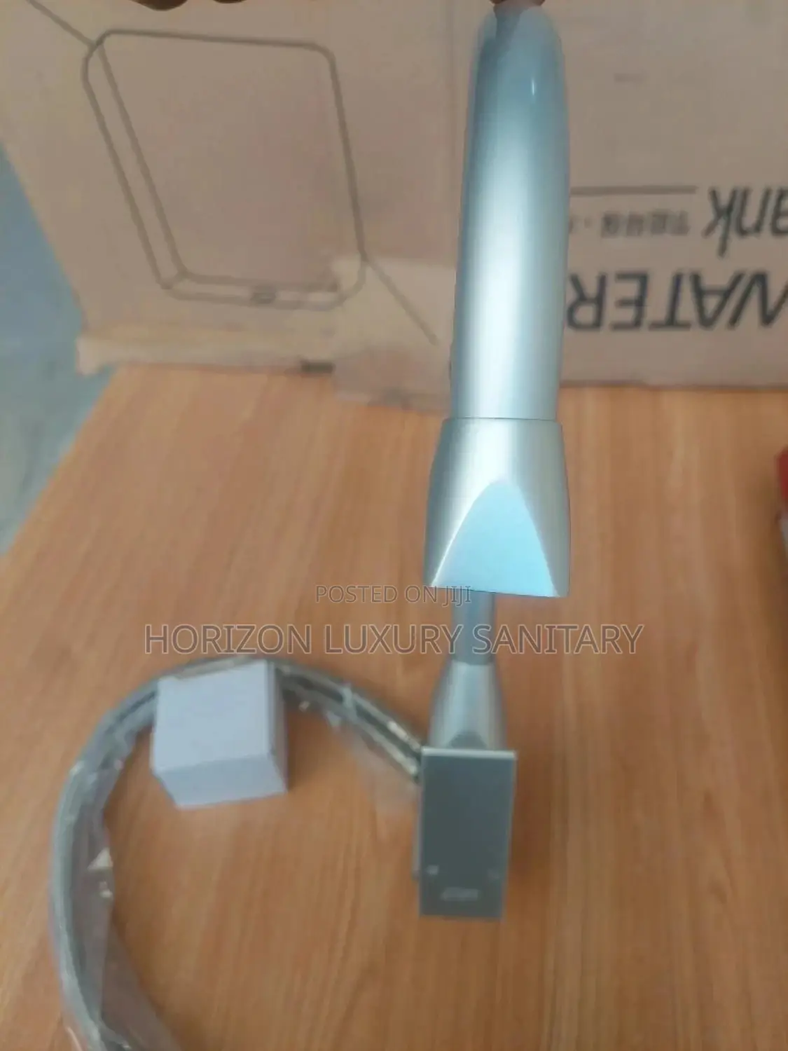 Aluminium Kitchen Sink Faucet Hot and Cold Water Mixer