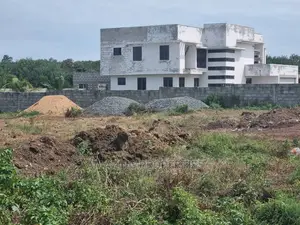 4 Plots of Registered Land at Celebrity Estate Sakumono.
