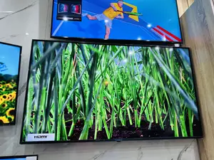 Glossy Black Slim Display Uhd Ua55”Au7000 Samsung Tv