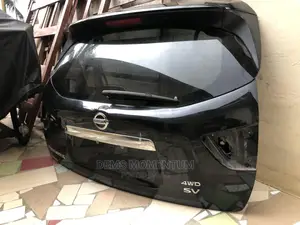2017, 2018,2019,2020 Nissan Pathfinder Tailgate / Boot