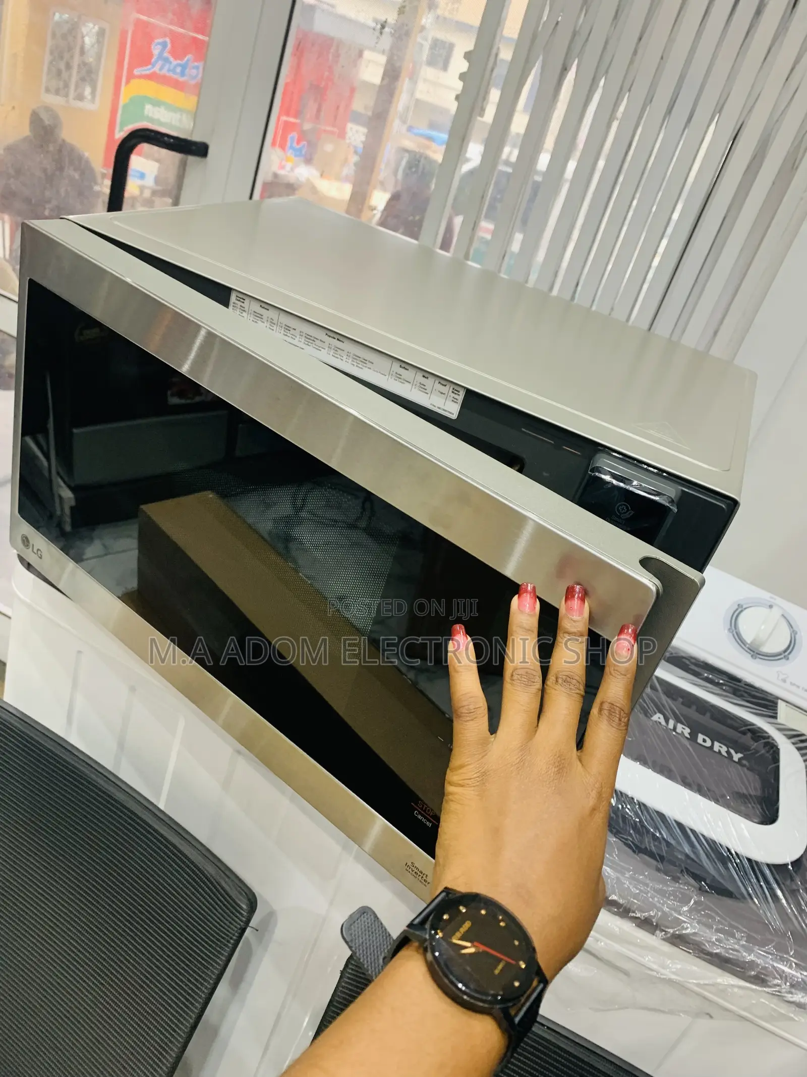 Get New LG MS4295CIS 42 Litres Smart Inverter Microwaved