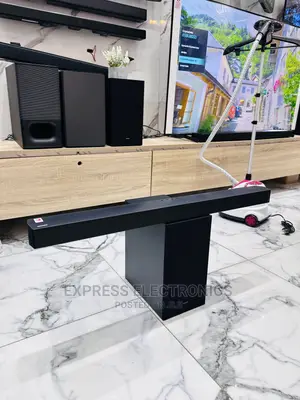 HW-Q930 Samsung Enjoy Room Filling Sound With Woofer