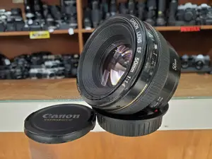 Canon EF 50mm F/1.4 USM Lens