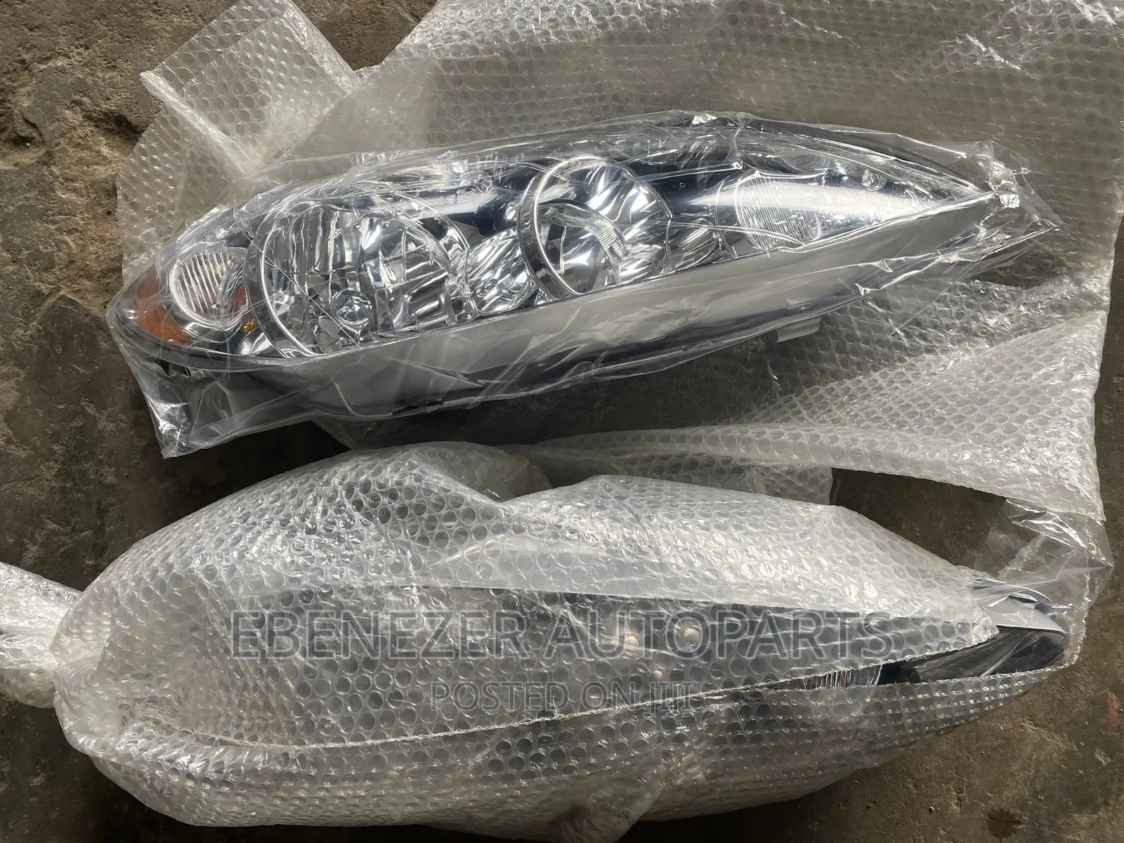 Toyota Camry 2005 - 2006 Headlights