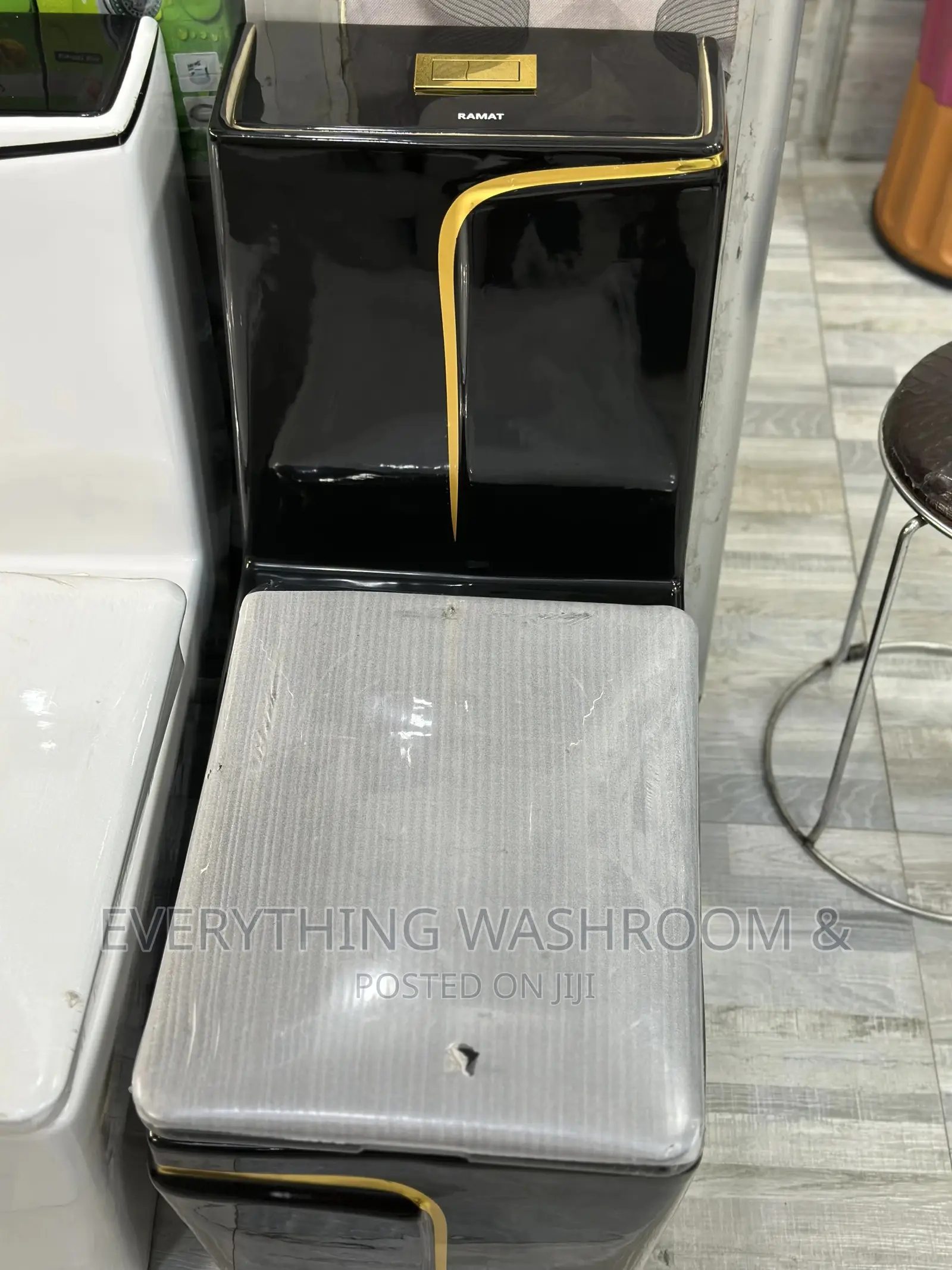 Gold and Black Wc-British Designed Wc-Master Bedroom Wc-WCS