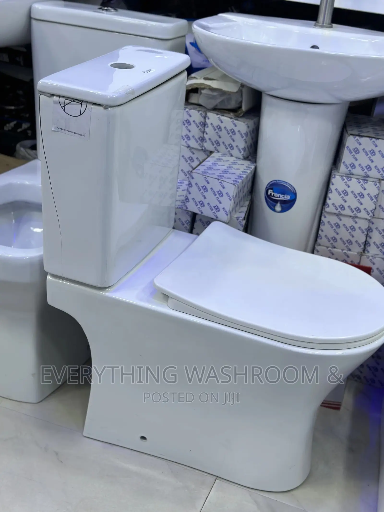 Slim Tank Wc-Flat Cistern-Close Couple Wc-Water Efficient Wc