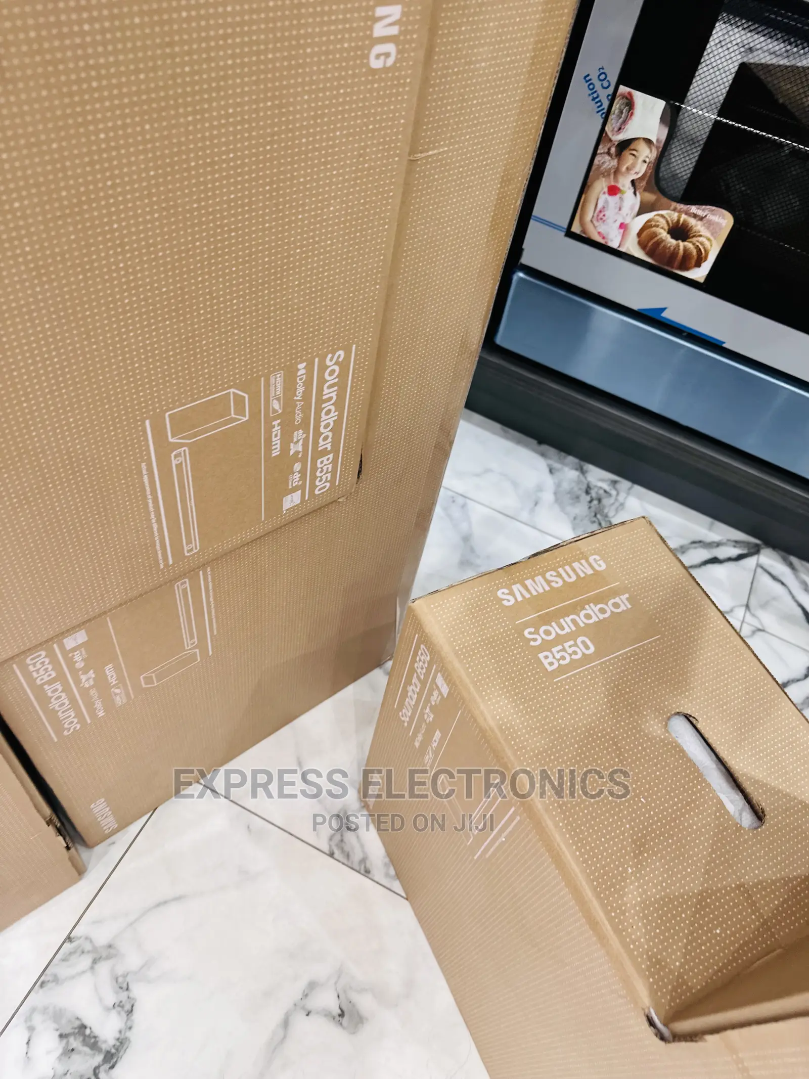Multi Directional Sound Samsung B550 Soundbar With Woofer