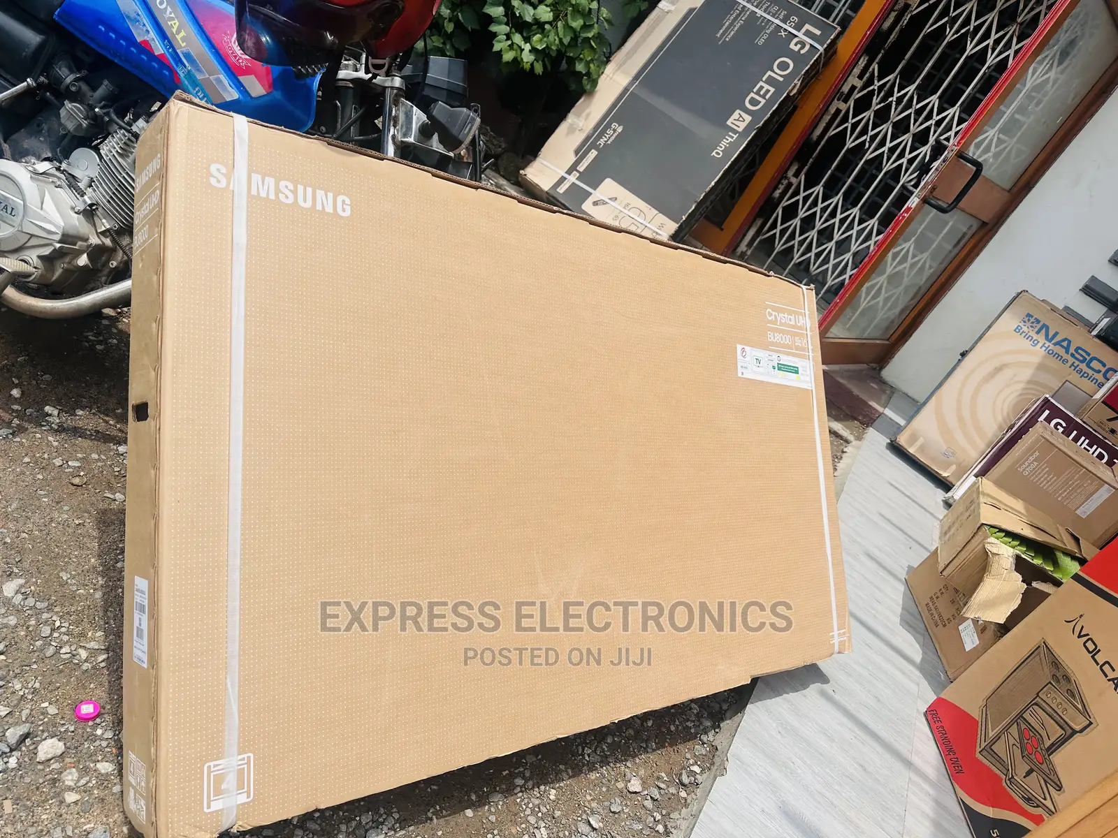 Upgrade Your Viewing Experience Samsung UHD 65”Au7092