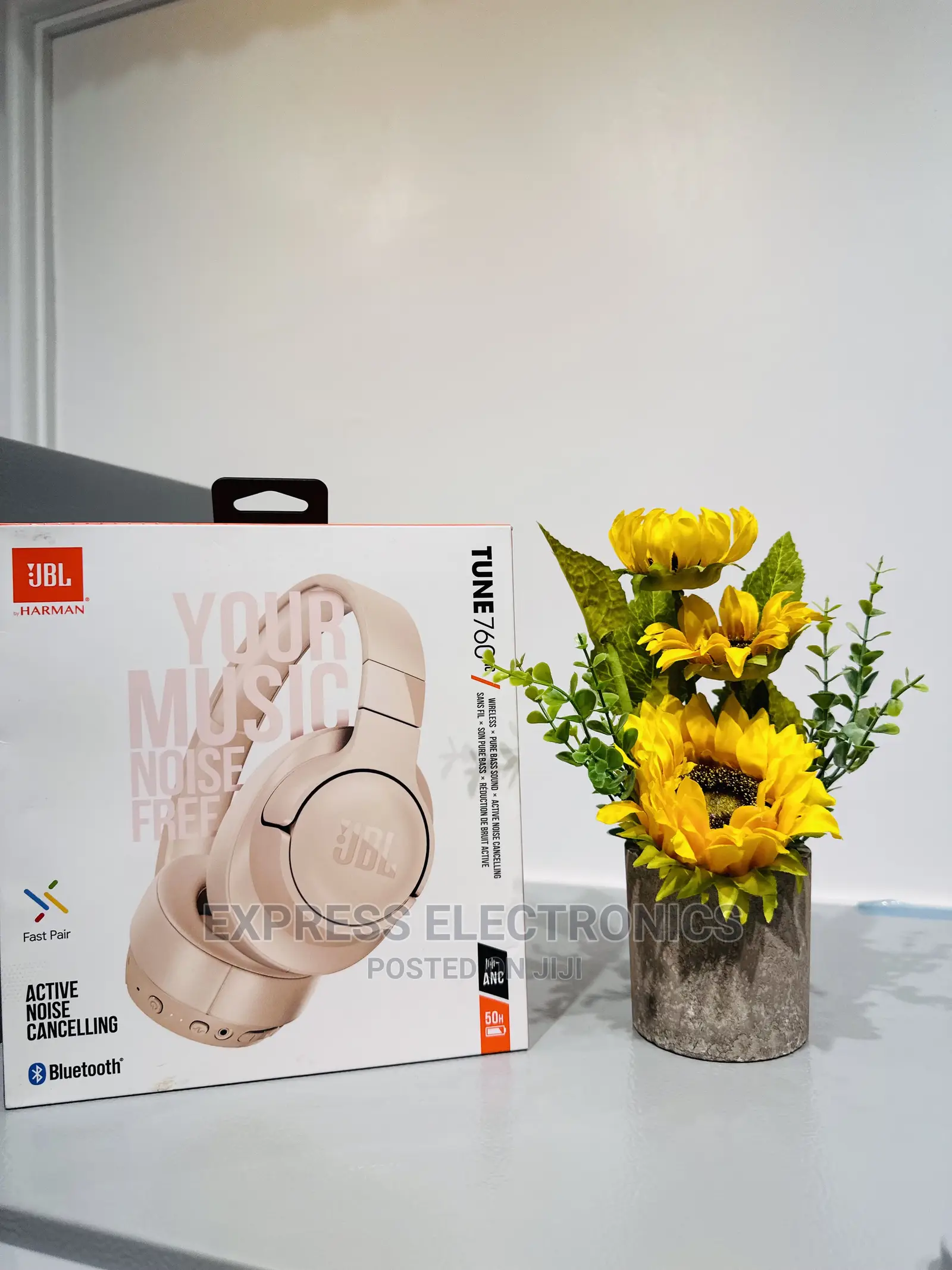JBL Tune 760 Ultimate Streaming Headphones 