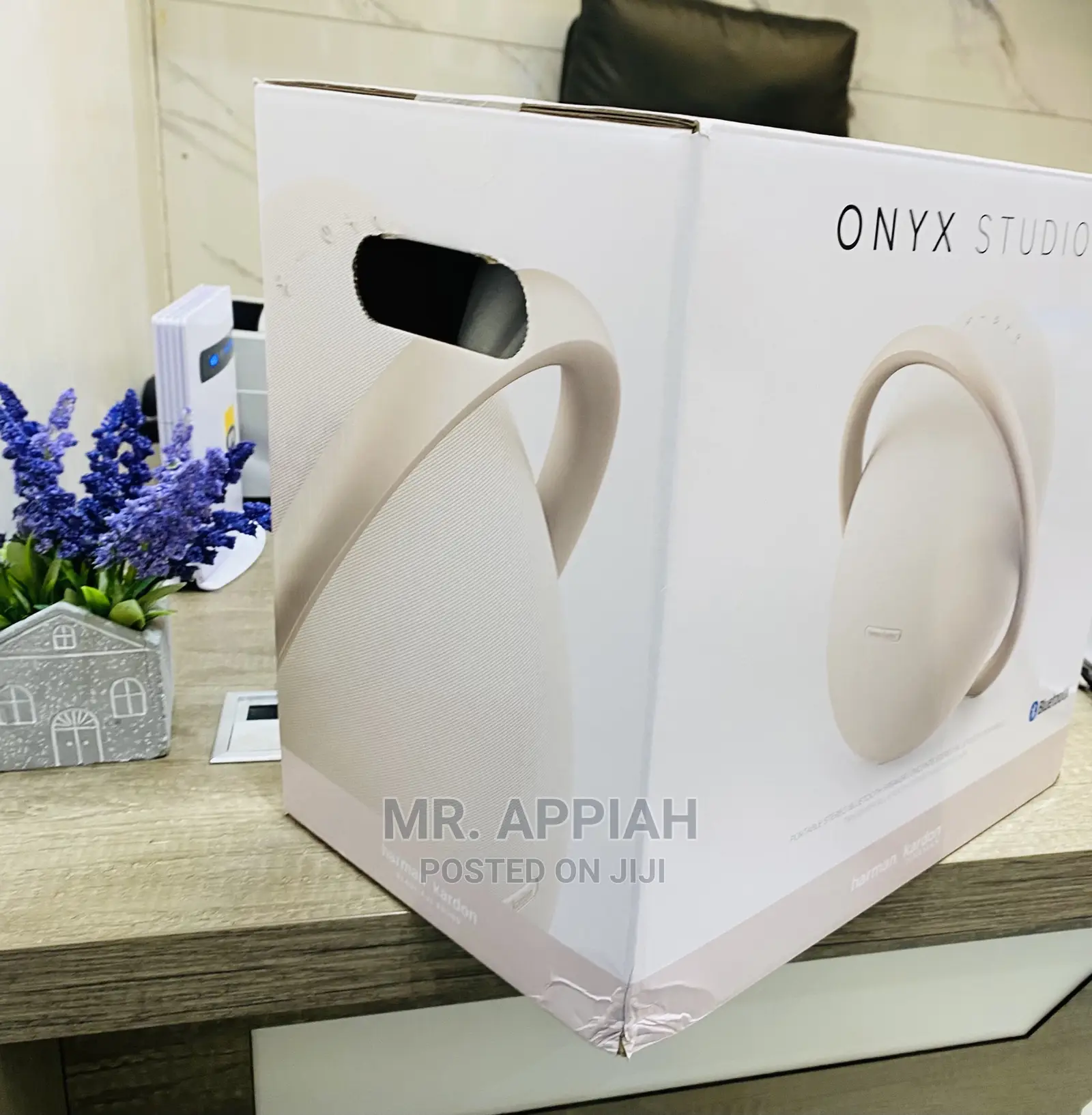 Brand New Harman Kardon Onyx 8(Gold)Portable Speaker 