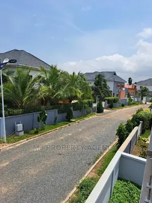 5bdrm House in Devtraco, Tema Metropolitan for sale
