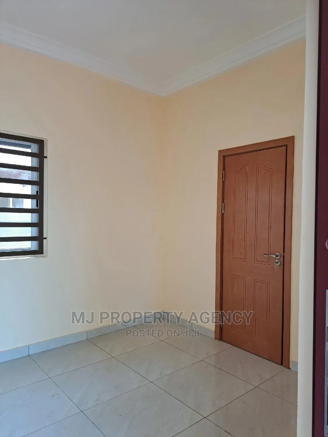 5bdrm House in Devtraco, Tema Metropolitan for sale