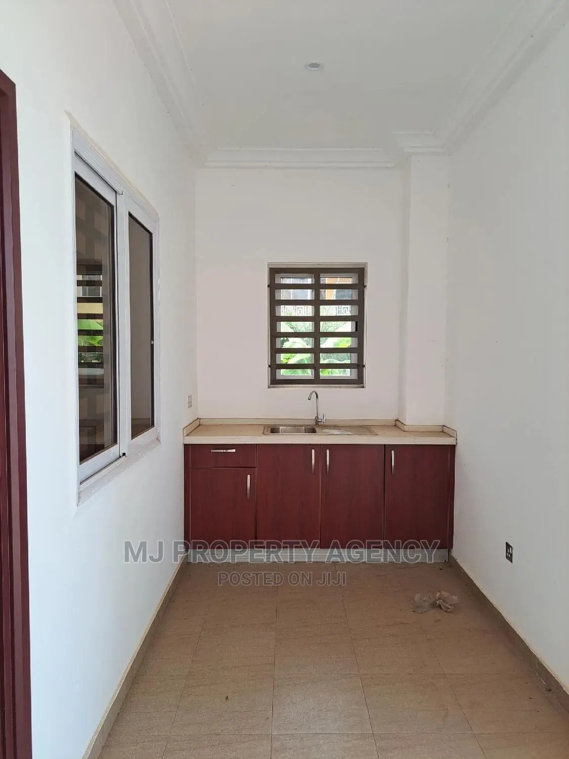 5bdrm House in Devtraco, Tema Metropolitan for sale