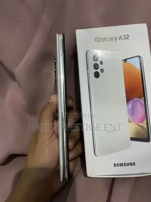 New Samsung Galaxy A32 5G 128 GB White