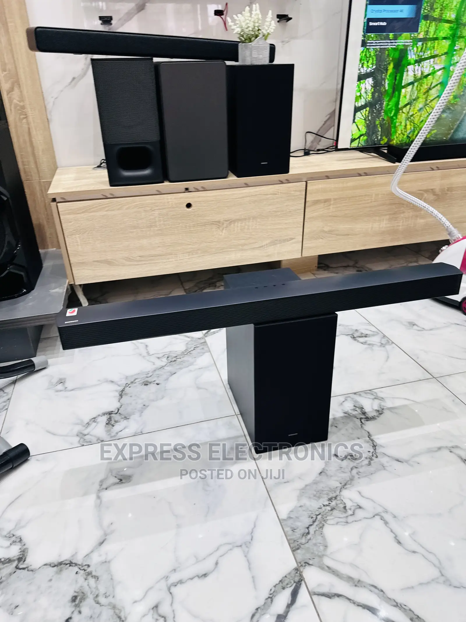 HW-Q700A. Samsung Soundbar Enjoy  With Bluetooth