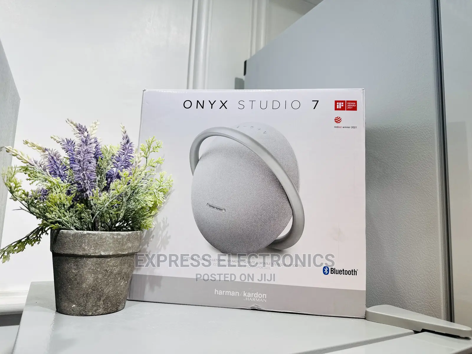 Enjoy  With Bluetooth Onyx 7 Studio Speaker
