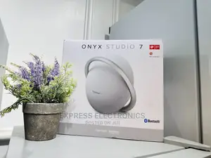 Enjoy  With Bluetooth Onyx 7 Studio Speaker