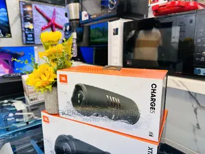Enjoy  With Bluetooth JBL Charge 5 Speaker