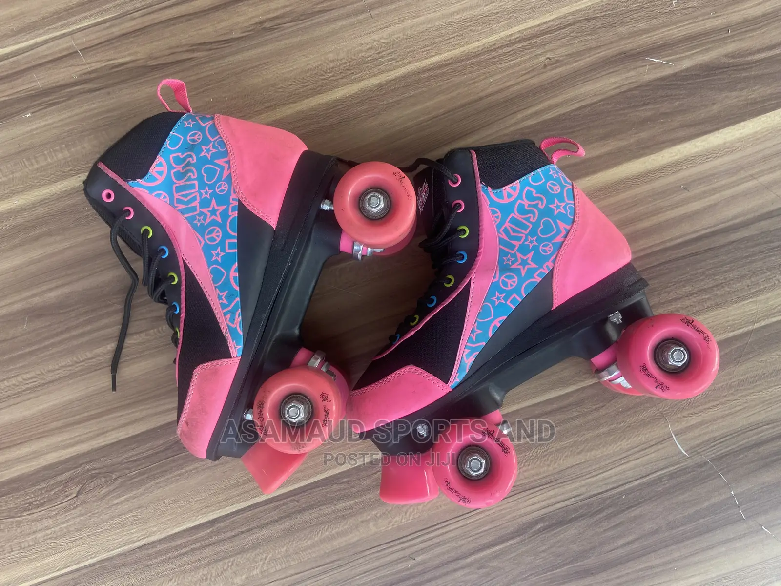 Original Roller Skating Shoes at Cool Price