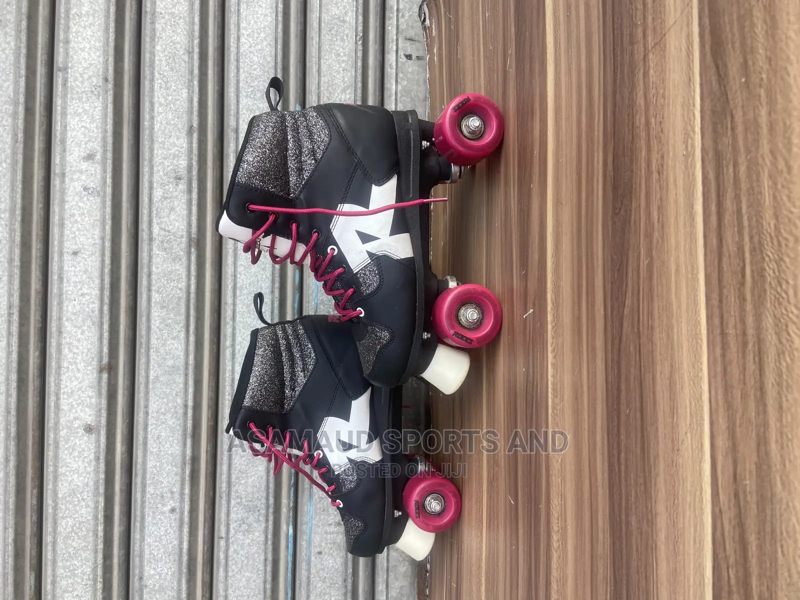 Original Roller Skating Shoes at Cool Price