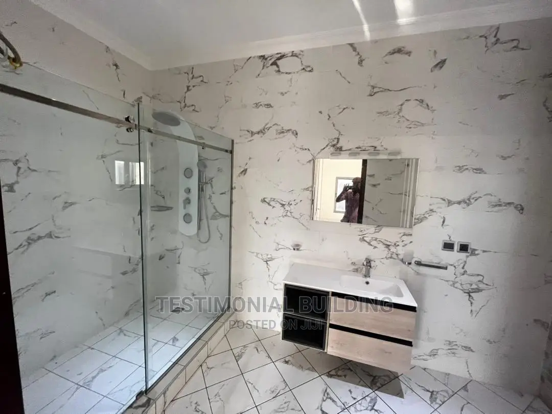5bdrm House in Testimonial Building, East Legon for sale