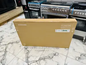 A New Slim Tv Samsung Uhd 55”Bu8000 Smart Glossy