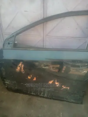 Toyota Corolla 2013 2014 2015 2016 Front Door