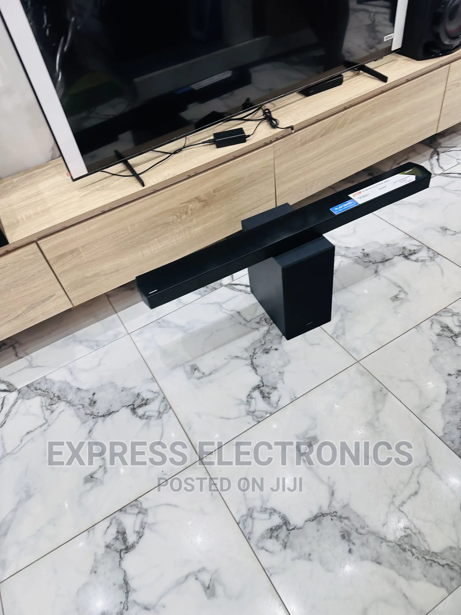 Fresh in Box Samsung A450 Soundbar With Woofer Black