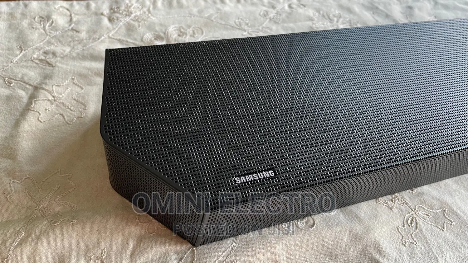 Brand New Samsung Sound Bar (Q930c)With Rear Speakers