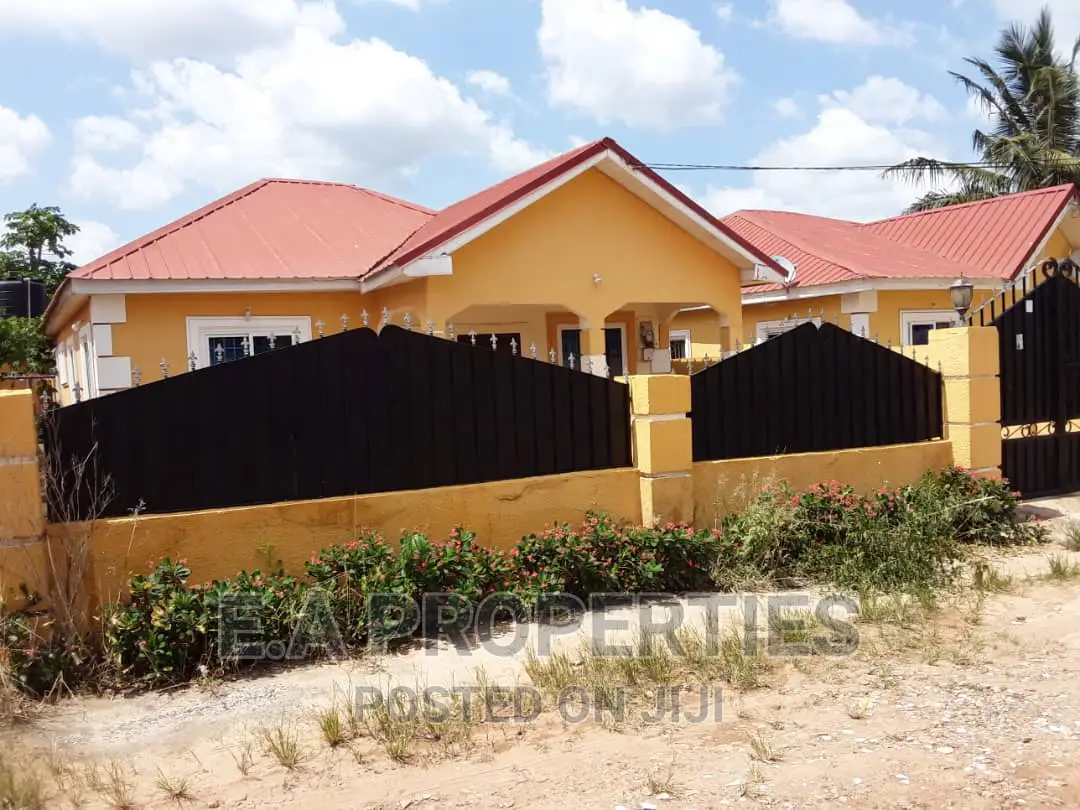 3bdrm House in E A Properties, Ghana Flag for rent