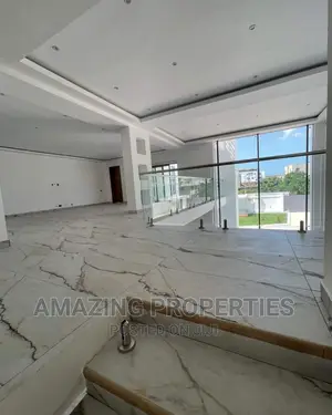 8bdrm House in East Legon for sale