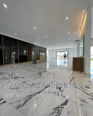 8bdrm House in East Legon for sale