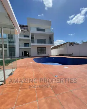 8bdrm House in East Legon for sale