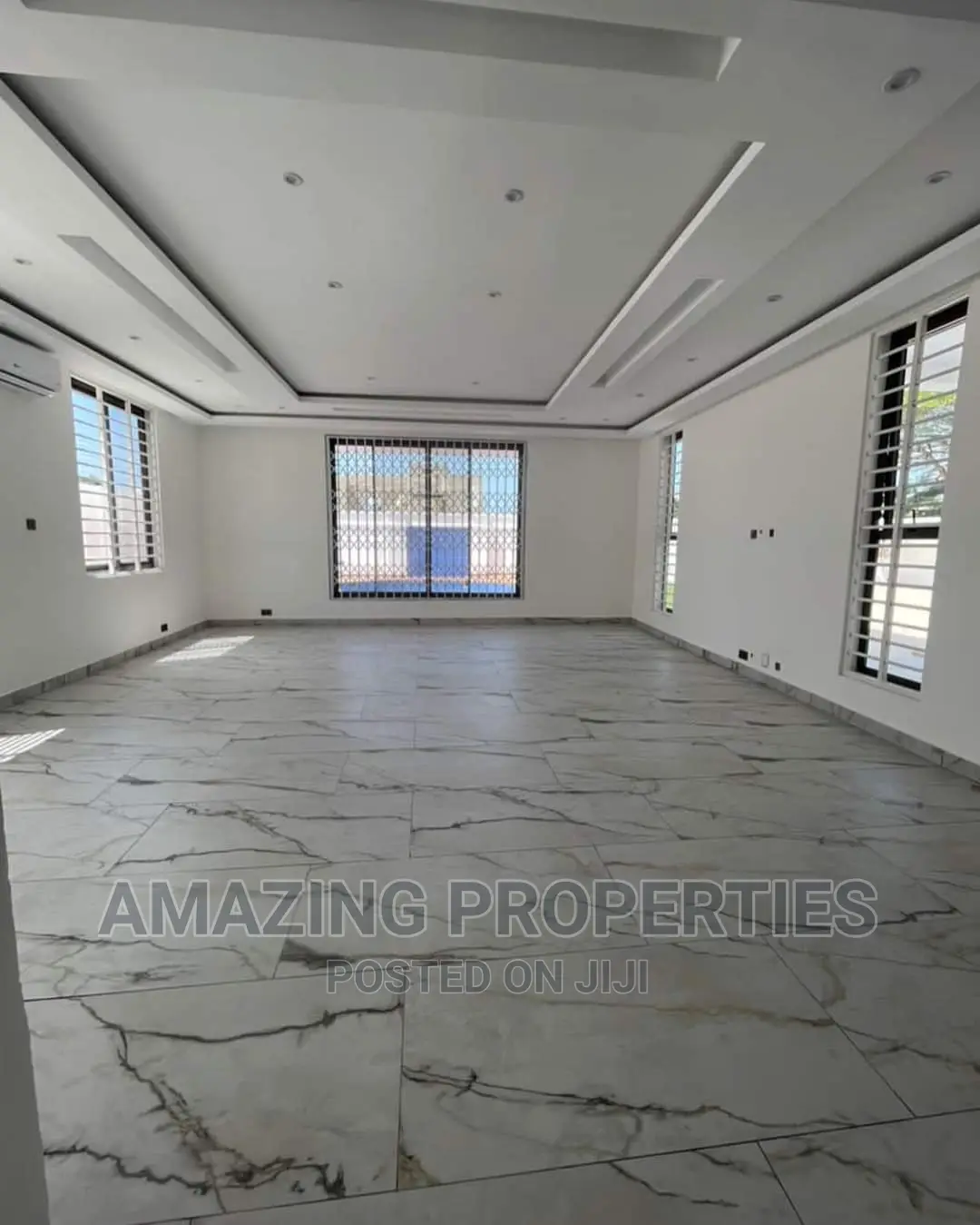 8bdrm House in East Legon for sale