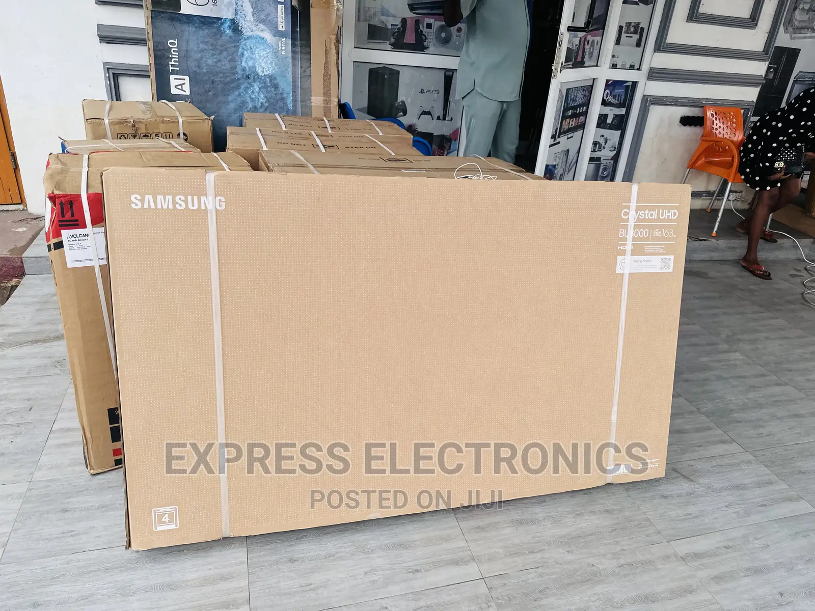 Dual LED Crystal UHD Smart Samsung 65”Bu8000 Tv 