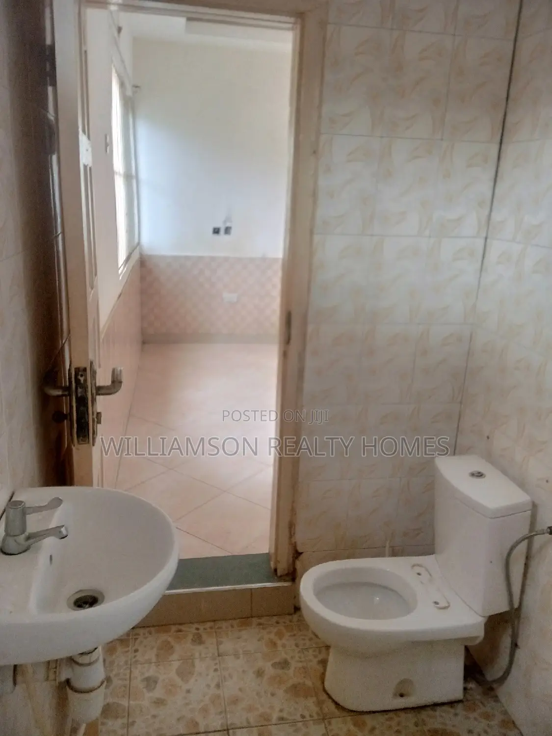 1bdrm Apartment in Community 18, Spintex for rent