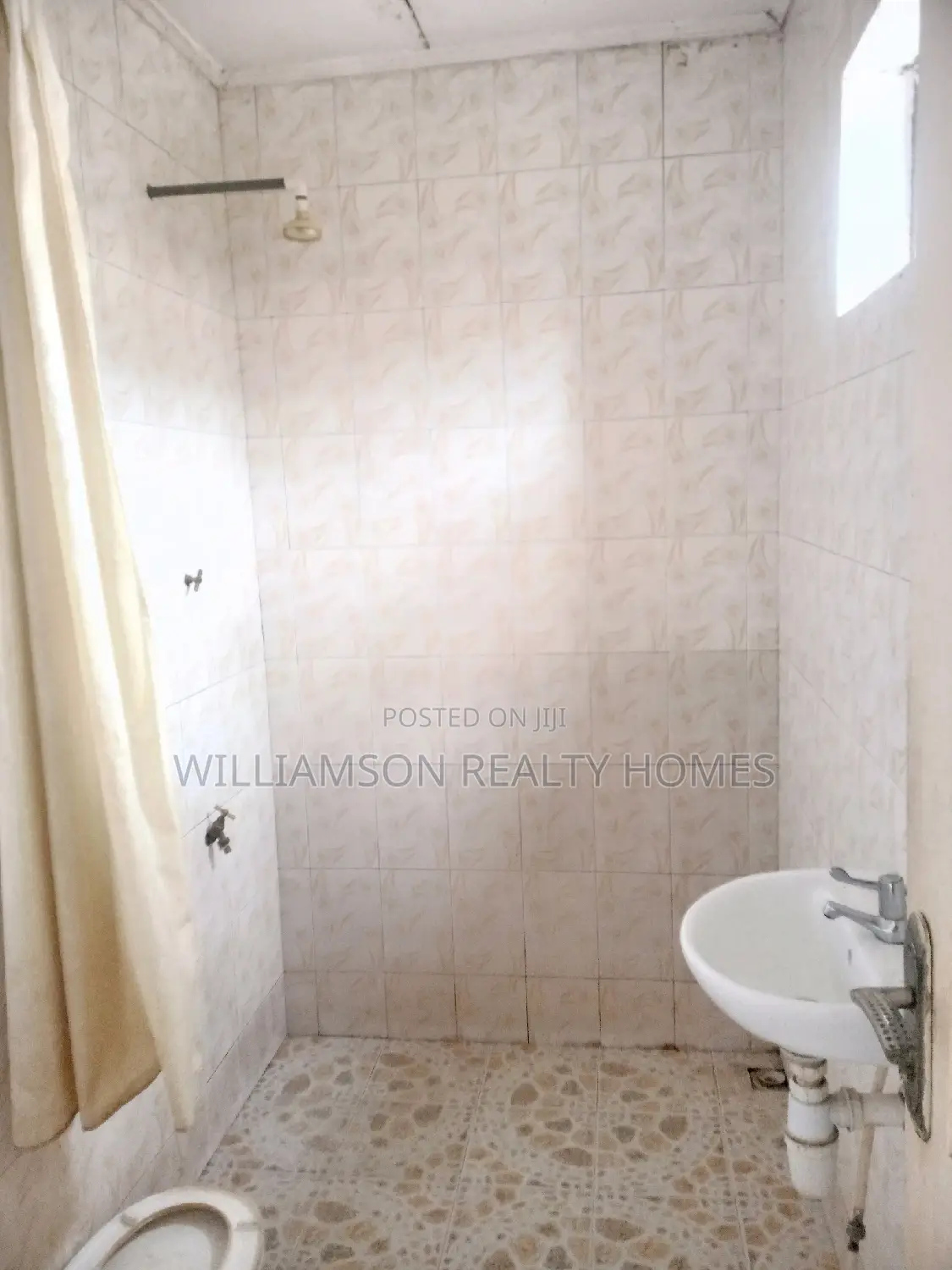 1bdrm Apartment in Community 18, Spintex for rent