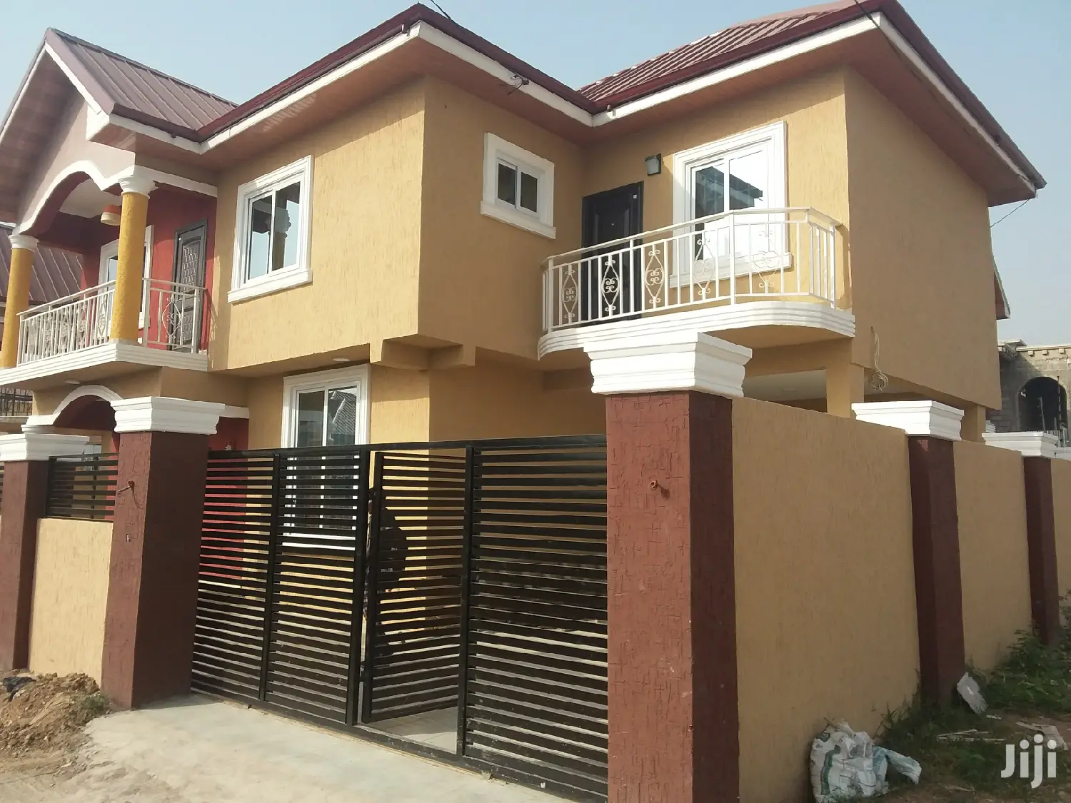 3bdrm House in Bronko Housing, Accra Metropolitan for Sale